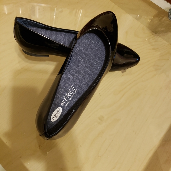 Shoes - Picture 3 of 4